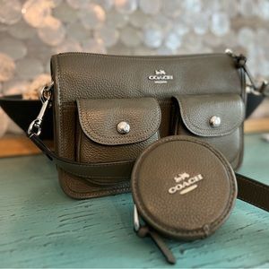 EUC: Coach Pennie Crossbody with detachable coin case. PERFECT for Fall!
